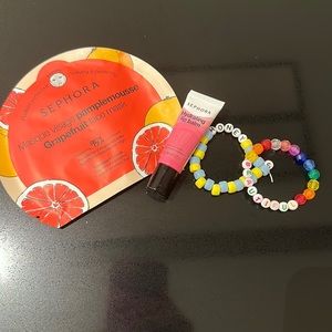 Hi!this is a bundle that comes with, a grapefruit face mask, bracelets,lipbalm
